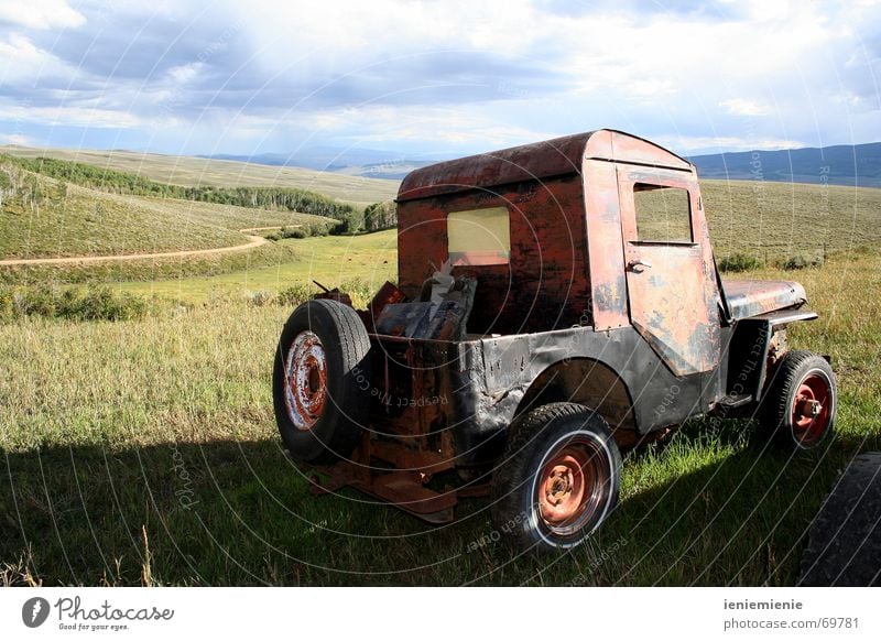 Go for a ride Oldtimer Geländewagen Länder Western Colorado Nostalgie Schrottplatz Spritztour fahren jeep country Rost alt fun PKW