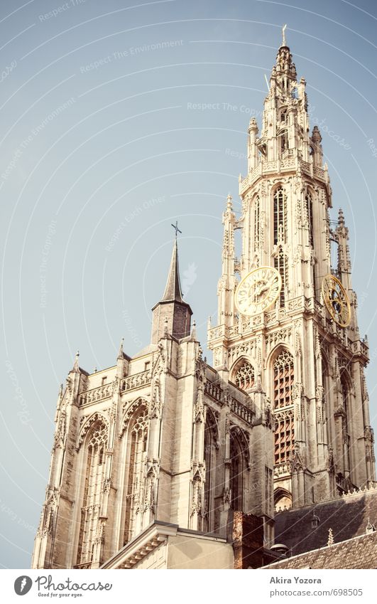 Liebfrauenkathedrale Stadt Hafenstadt Stadtzentrum Altstadt Kirche Dom Bauwerk Architektur Sehenswürdigkeit Bekanntheit blau gelb grau Romantik Hoffnung Glaube