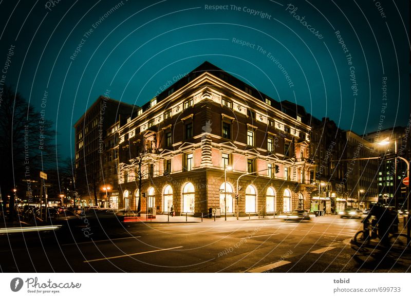 Das Haus an der Ecke Reichtum Mensch Frankfurt am Main Gebäude Architektur historisch Mauer Wand Fassade Fenster Verkehr Verkehrswege Personenverkehr Autofahren