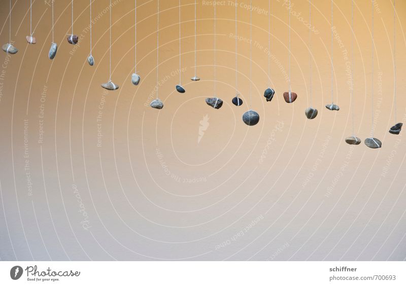 echt | steiniger Aufstieg Stein hängen Kieselsteine Abstieg aufsteigen Treppe Ton Wege & Pfade Sitzreihe Reihe Reihenfolge hängend Experiment Menschenleer
