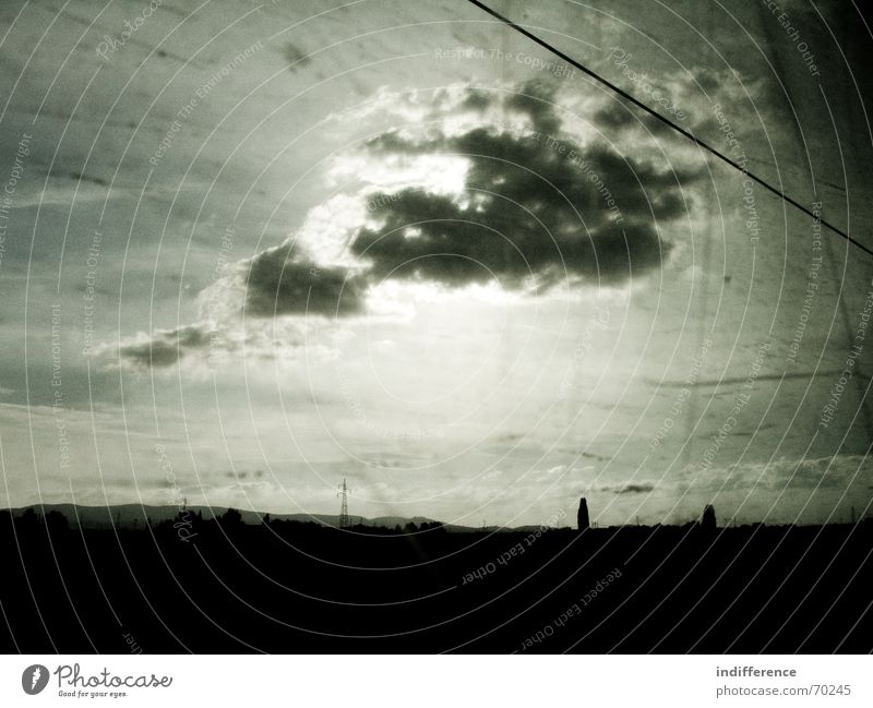 through the window serie Himmel Italien sky clouds sun dirty landscape black obscure dark darkness tuscany