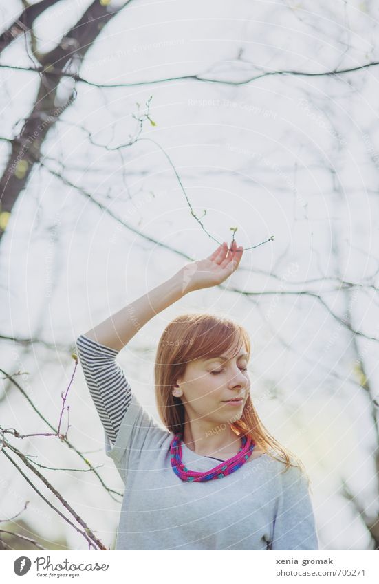 Berühren Leben harmonisch Wohlgefühl Zufriedenheit Sinnesorgane Erholung ruhig Meditation Duft Freizeit & Hobby Spielen Ausflug Sonne Mensch feminin Junge Frau