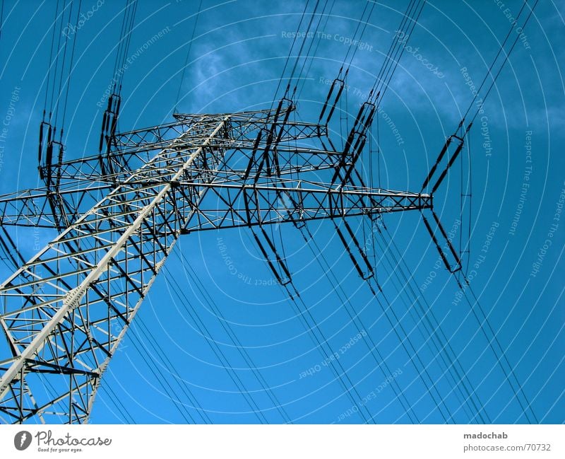 ARRIVED AND CONNECTED AGAIN Himmel Wolken Elektrizität Kraft Sommer Abend sky clouds Energiewirtschaft supply Industriefotografie industrial architecture lines