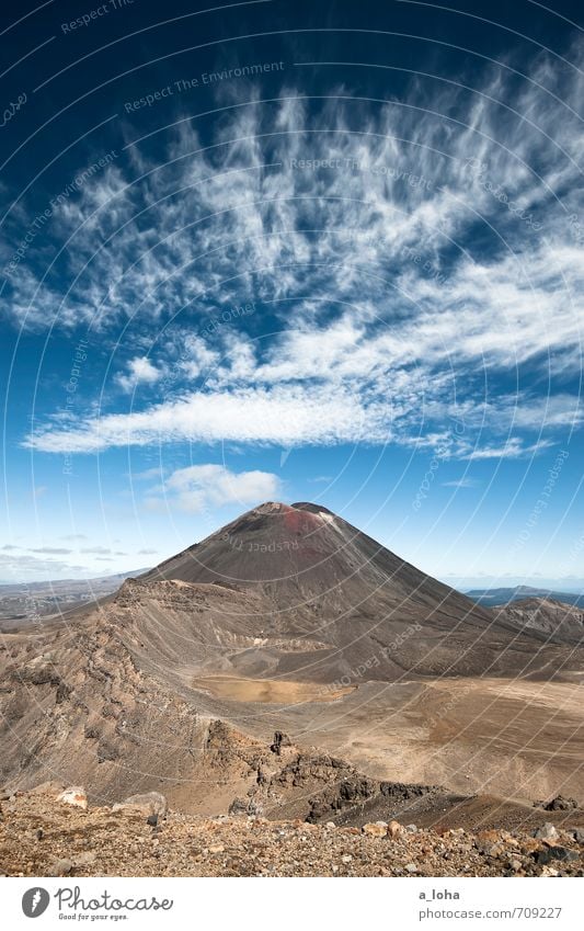 Der Schicksalberg Umwelt Natur Landschaft Urelemente Erde Feuer Himmel Wolken Horizont Sommer Schönes Wetter Gipfel Vulkan Wüste gigantisch groß blau braun weiß