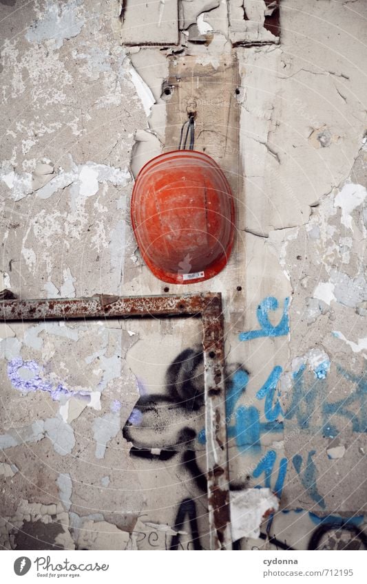 HALLE/S TOUR | Am Nagel hängen Arbeit & Erwerbstätigkeit Handwerker Baustelle Ruhestand Feierabend Industrieanlage Fabrik Ruine Mauer Wand anstrengen Beratung