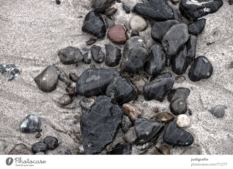 Steine See Meer Strand mehrere Verschiedenheit nass glänzend Sand Wasser Ostsee viele