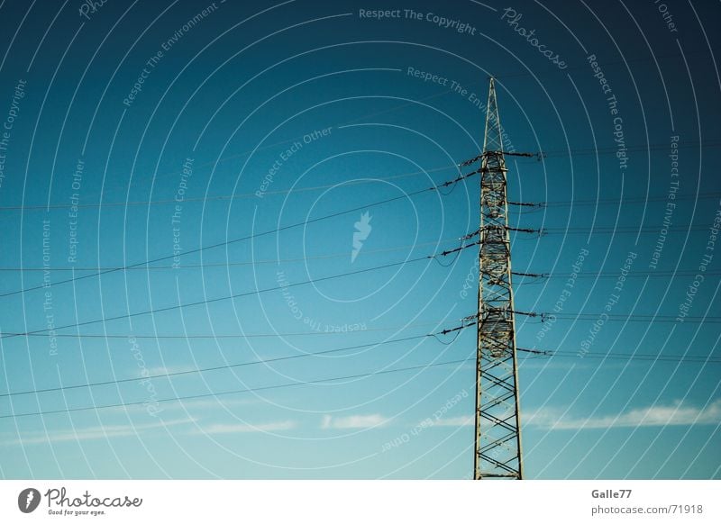 blue energy Elektrizität Leitung Kraft Strommast blau Himmel Energiewirtschaft Industriefotografie Kabel