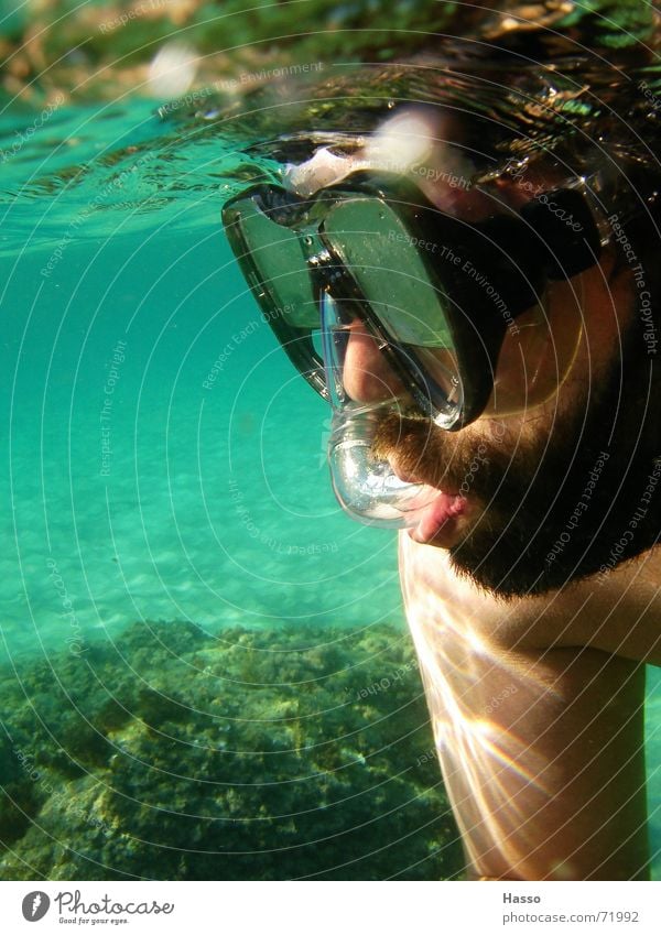 Blubb Blubb³ tauchen Schnorcheln Tauchgerät Taucherbrille Mann Bart Meer Frankreich Meeresboden Wasseroberfläche Sommer Ferien & Urlaub & Reisen Physik kühlen