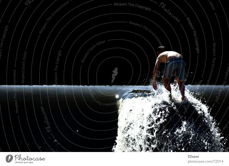 the man from the waterfall Gischt stehen Badehose Sommer Isar München Jugendliche Wasserfall Mineralwasser Klettern Schwimmen & Baden Sonne Fluss spritzen