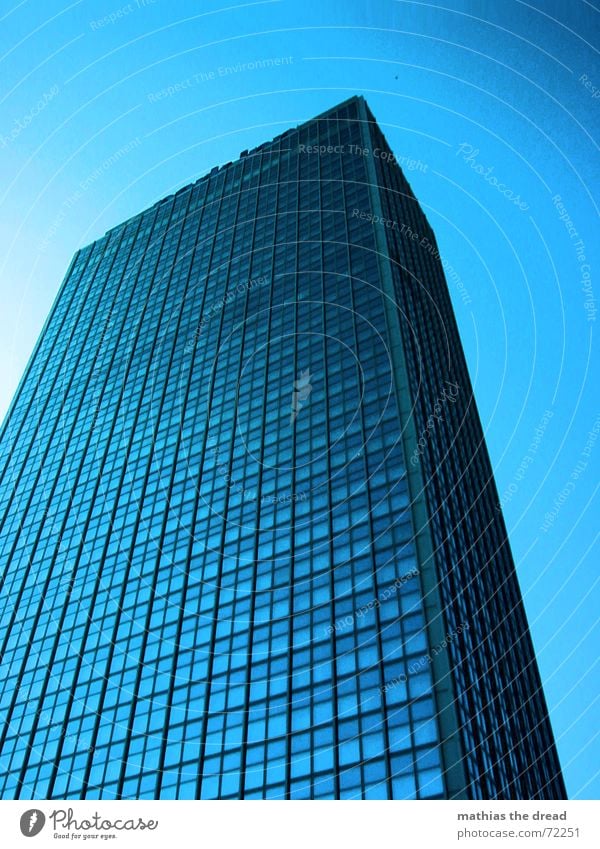 Forum Hotel Haus Gebäude Hochhaus Fassade Fenster Glasfassade kalt bewegungslos Berlin-Mitte Alexanderplatz Himmel blau Beton hoch alex building blue sky cold