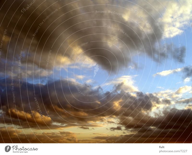 wolken Wolken Unendlichkeit Sonnenuntergang kostenlos ruhig Himmel Abenddämmerung blau Natur Freiheit Ferien & Urlaub & Reisen oben genießen Strukturen & Formen