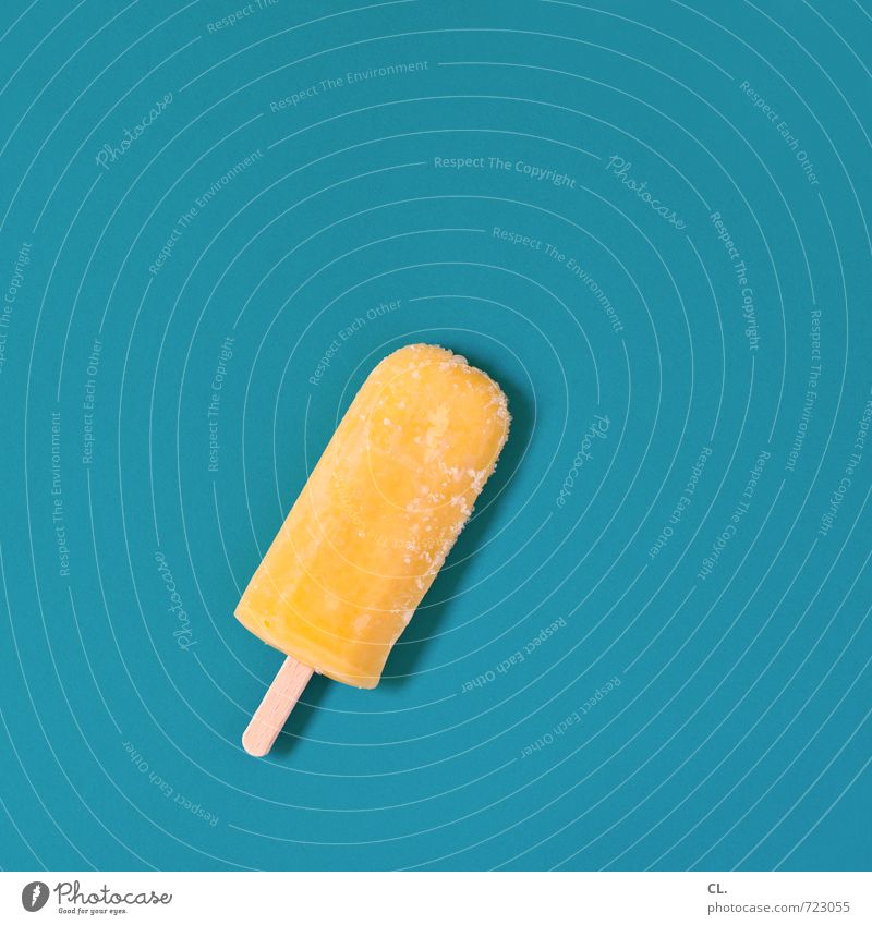 eis Lebensmittel Dessert Speiseeis Süßwaren Ernährung Essen Freude Sommer genießen ästhetisch Fröhlichkeit frisch kalt lecker süß blau gelb Glück Lebensfreude