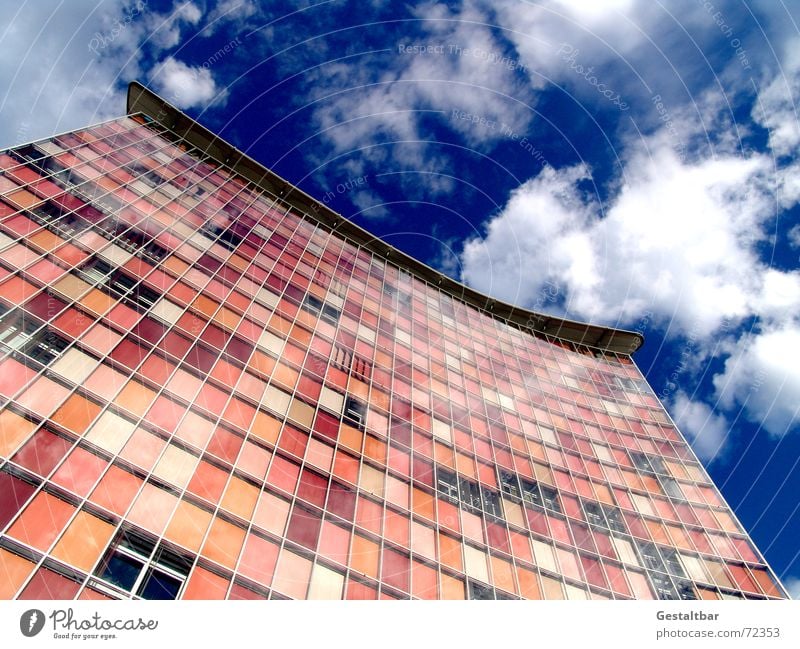 Pink ist Schick [1] Hochhaus Fassade Jalousie Reflexion & Spiegelung Fenster Kreuzberg gestaltbar modern gsw-hochhaus Berlin soap Himmel reflektion Glas