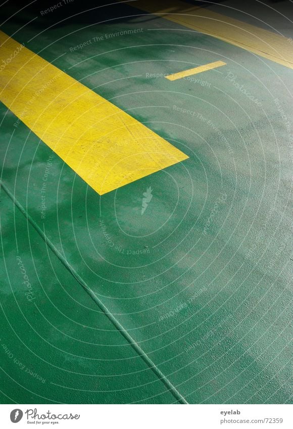 I-I Stahl grün gelb nass trocknen Fähre Wasserfahrzeug Sommer feucht dreckig Parkdeck Tanzfläche wetness parking Bodenbelag Metall Regen Farbe car colour ferry