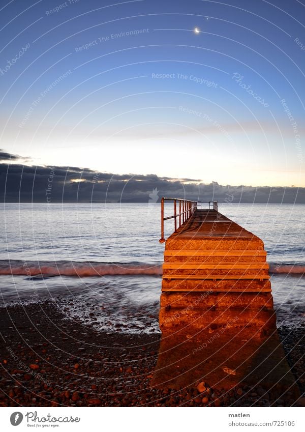 gangway Landschaft Wasser Himmel Wolken Nachthimmel Stern Horizont Mond Frühling Schönes Wetter Wellen Küste Strand Meer Menschenleer Treppe blau grau orange