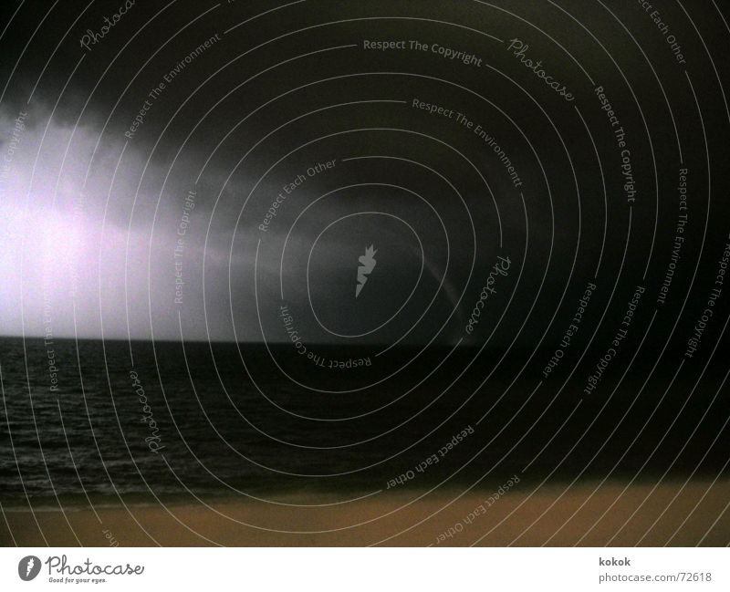 Tornado stark zügellos Florida Wolken Strand dunkel Blitze Donnern Nacht Ferien & Urlaub & Reisen Sturm einzigartig ungeheuerlich Einsamkeit Sog Mitte