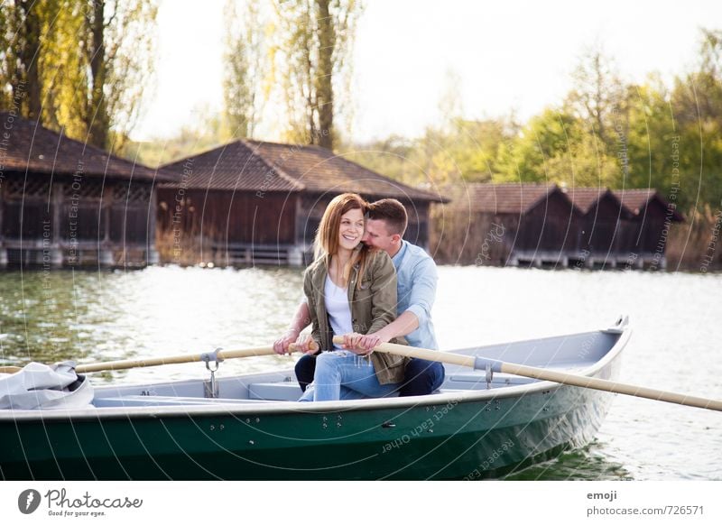 love boat Mensch maskulin feminin Junge Frau Jugendliche Junger Mann Paar 2 Umwelt Natur See Fröhlichkeit Glück schön Freizeit & Hobby Freude Verliebtheit Liebe