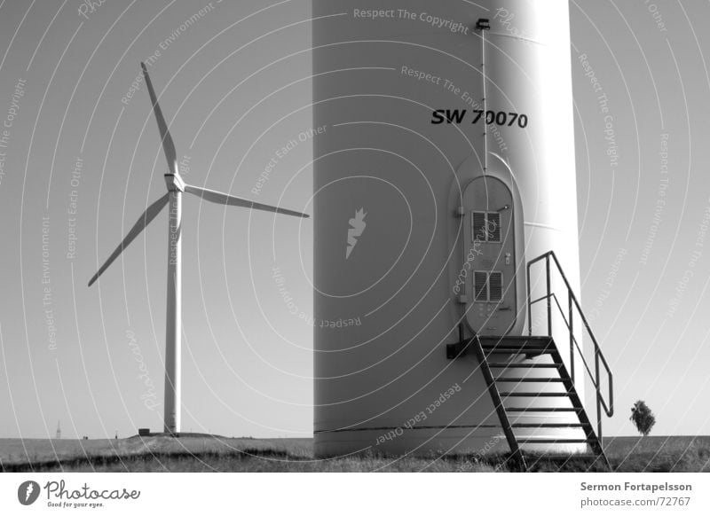 X---| Elektrizität elektronisch elektrisch Starkstrom Wolken Feld Sommer Nachmittag Samstag Einsamkeit Landwirtschaft Wiese flach einzeln Konstruktion