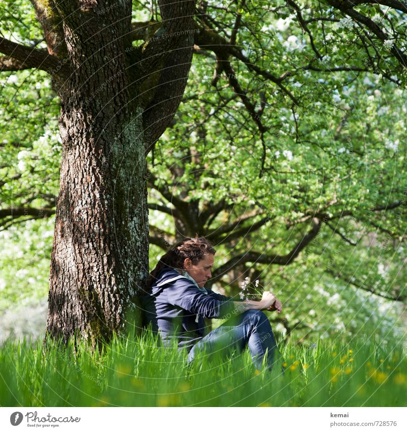 Grüne Hölle Mensch feminin Frau Erwachsene Leben Kopf Gesicht Arme Beine 1 18-30 Jahre Jugendliche 30-45 Jahre Natur Pflanze Sonnenlicht Frühling Schönes Wetter