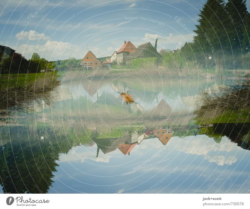 Heimat doppelt gemoppelt Kulturlandschaft Natur Himmel Wolken Frühling Schönes Wetter Baum Teich Franken Dorf fantastisch oben Idylle Rätsel Irritation