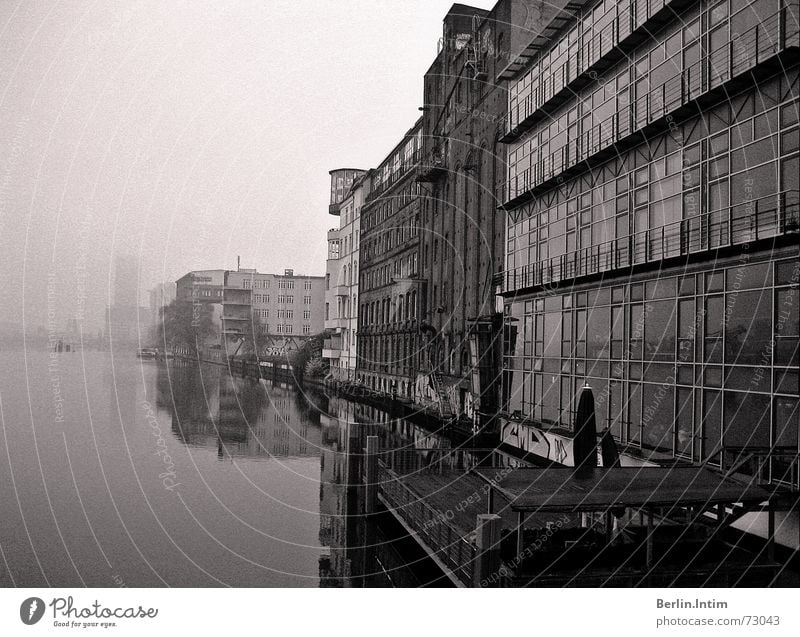 Morning Glory Europa Osten Oberbaumbrücke Sonnenaufgang Sonnenuntergang Nebel Spree ruhig Erholung Gebäude Club Nachtleben träumen Berlin Deutschland watergate