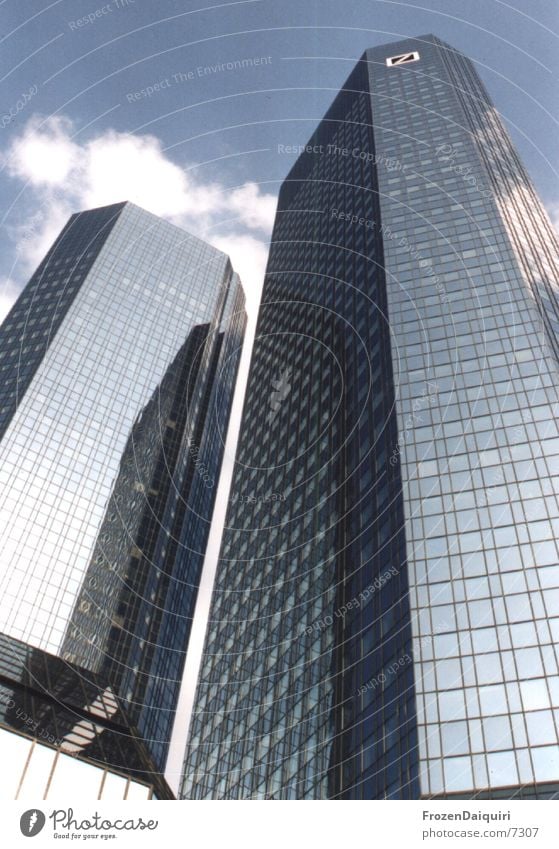 Twintowers Hochhaus Frankfurt am Main Fluchtlinie Bürogebäude Architektur Deutsche Bank zwillingstürme Himmel Skyline