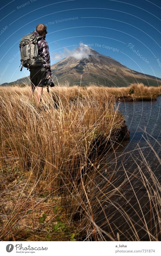 To Be Alone With You Lifestyle Berge u. Gebirge wandern Mensch maskulin Mann Erwachsene 1 Natur Landschaft Pflanze Urelemente Erde Wasser Himmel Horizont Sommer