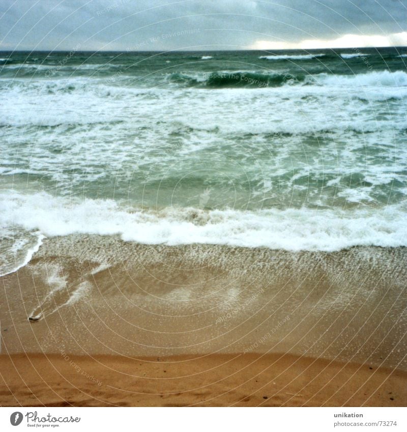 Biarritz Meer Ferien & Urlaub & Reisen Meerwasser Strand Wolken Gischt Glätte regelmässig ruhig Atlantik Wellen Brandung Horizont Wasser Himmel auf und ab