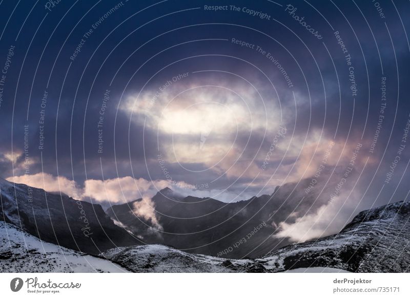 Unwetterpanorama Ferien & Urlaub & Reisen Tourismus Abenteuer Ferne Freiheit Berge u. Gebirge wandern Umwelt Natur Landschaft Pflanze Urelemente Wolken