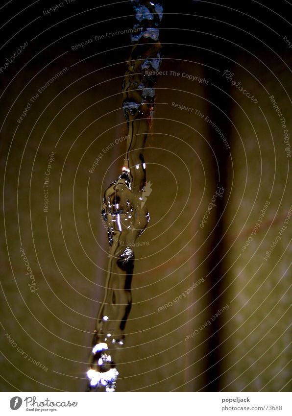 one moment in time Bad nass feucht kalt Strahlung sanitär Sanitäranlagen glänzend Wasser Säule Wassertropfen Klarheit Fliesen u. Kacheln