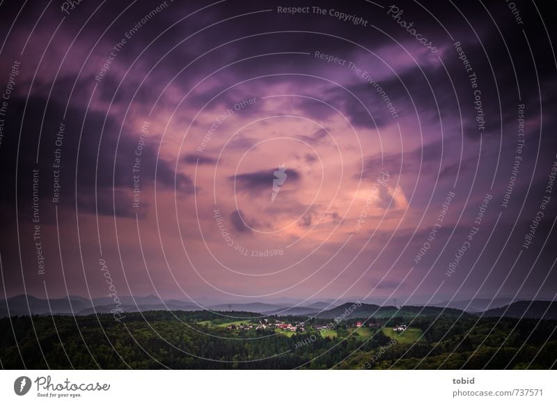 Schlimmes Wetter Natur Landschaft Pflanze Urelemente Luft Himmel Gewitterwolken Horizont schlechtes Wetter Unwetter Wald Hügel Berge u. Gebirge Pfälzerwald Dorf