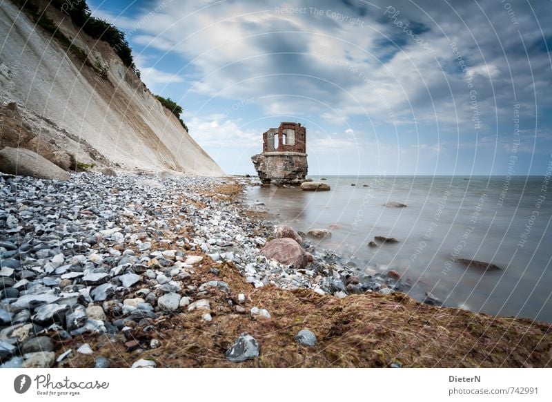 Pegelhaus Sommer Strand Meer Landschaft Wasser Himmel Wolken Horizont Ostsee blau weiß Mecklenburg-Vorpommern Rügen Kreidefelsen Kap Arkona Bauwerk Steinstrand