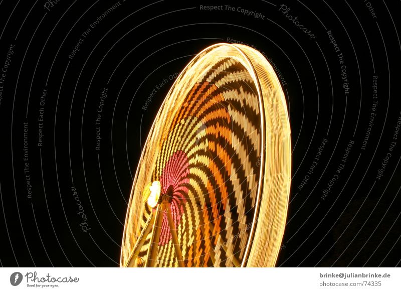 Das Rad dreht sich wieder I Jahrmarkt Riesenrad Aussicht Nacht Licht Beleuchtung wonder wheel Bewegung Freude