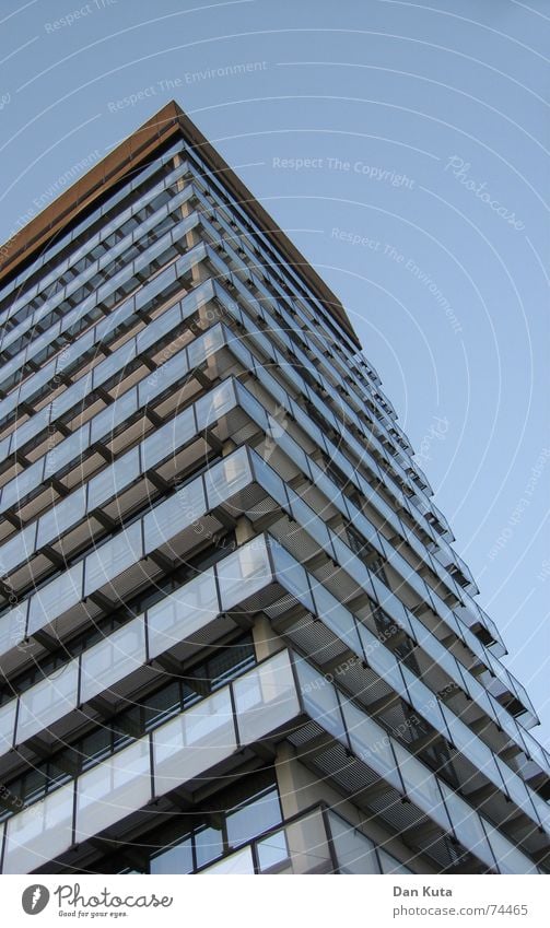 Vorsicht zerbrechlich Pt. 1 Haus Gewächshaus Kreishaus Hochhaus Gebäude Etage schick Glas Himmel blau Perspektive edel