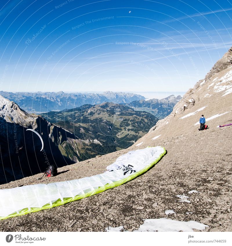 Startplatz Glacier 3000, 2890 AMSL Leben Wohlgefühl Zufriedenheit Ausflug Abenteuer Freiheit Sommer Sonne Berge u. Gebirge Sport Gleitschirmfliegen Sportstätten