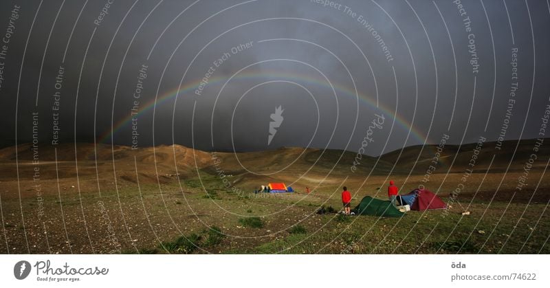 Apocalypse now #1 Zelt Camping Regenbogen dunkel Schneeberg Sturm Wolken Lager Schlafplatz Indien apokalyptisch Farbe Berge u. Gebirge base camp