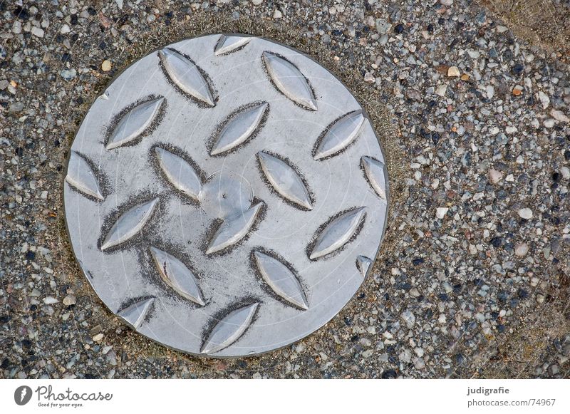 Punkt rund Blech Edelstahl Oberfläche Kies Richtung Kreis Schilder & Markierungen Hinweisschild Metall riffelblech Straße Wege & Pfade Stein Strukturen & Formen