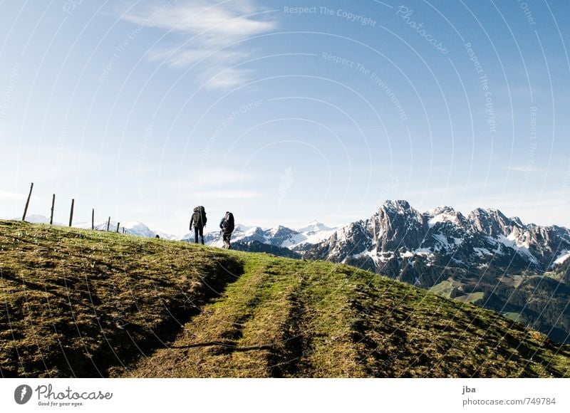 Marsch zum Startplatz Sommer Berge u. Gebirge wandern Gleitschirmfliegen Natur Landschaft Luft Himmel Frühling Schönes Wetter Wind Felsen Alpen Saanenland