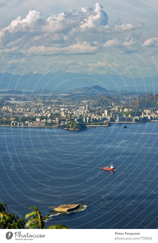 Rio de Janeiro 4 Natur Landschaft Wasser Himmel Wolken Horizont Bucht Brasilien Amerika Südamerika Stadt Menschenleer Containerschiff blau Stimmung ruhig