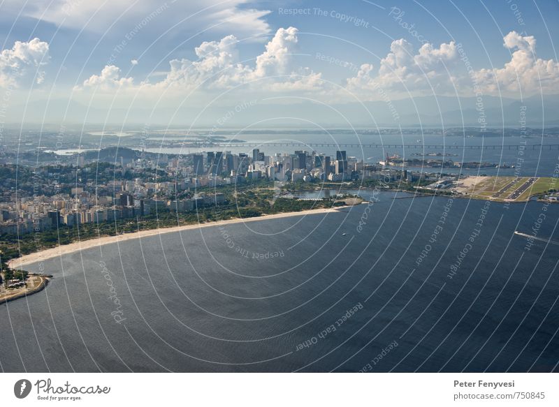 Rio de Janeiro 12 Wasser Wolken Bucht Brasilien Amerika Südamerika Stadt Skyline Menschenleer blau Stimmung ruhig Farbfoto Außenaufnahme Textfreiraum unten Tag