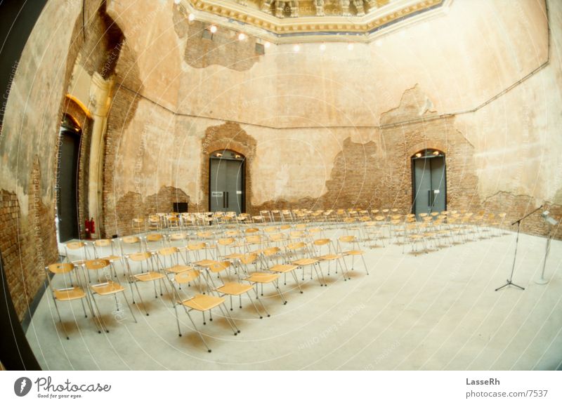 Ausstellung Dresden Altbau historisch Raum Fischauge