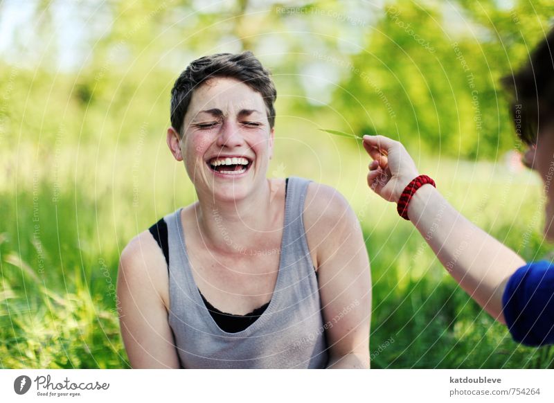 Quand je suis avec toi Mensch feminin androgyn Homosexualität Natur Frühling Sommer Klima Klimawandel Schönes Wetter Garten Park frei Freundlichkeit