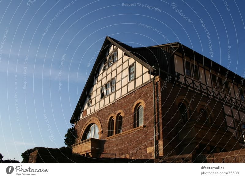 Castle Of The Silence Haus Wartburg Eisenach mystisch Fenster Burg oder Schloss Himmel blau Fachwerkhaus geimnisvoll castle heaven