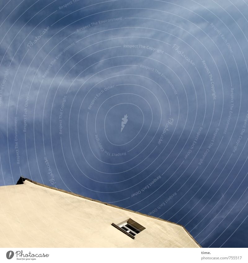 Warme Tage Himmel Wolken Frühling Schönes Wetter Haus Bauwerk Gebäude Mauer Wand Fassade Fenster hell schön Lebensfreude Frühlingsgefühle Vorfreude Begeisterung