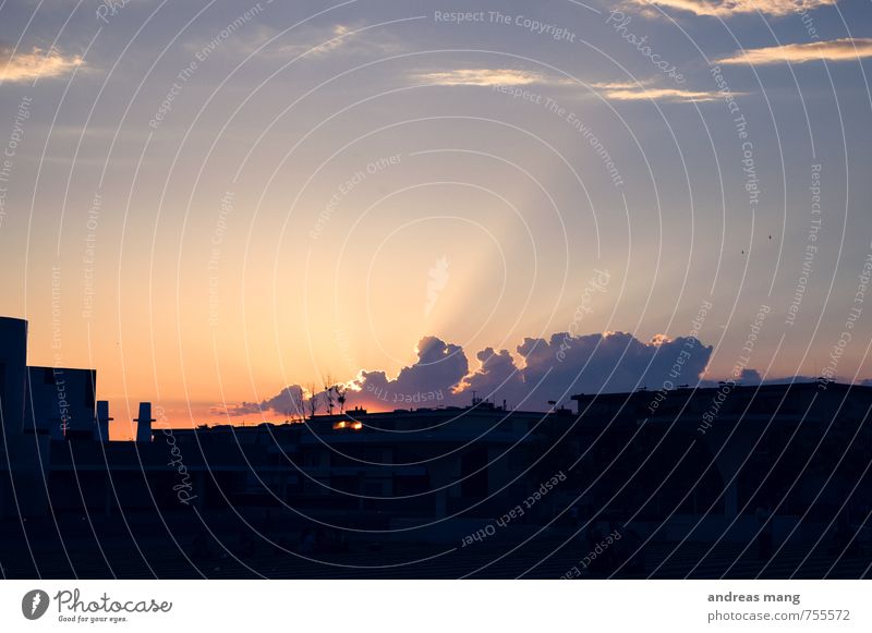 Darmstädter Sonnenuntergang Wolken Sonnenaufgang Sonnenlicht Sommer Stadt leuchten Ferne frei Warmherzigkeit Neugier Hoffnung Glaube Beginn Ende Erwartung