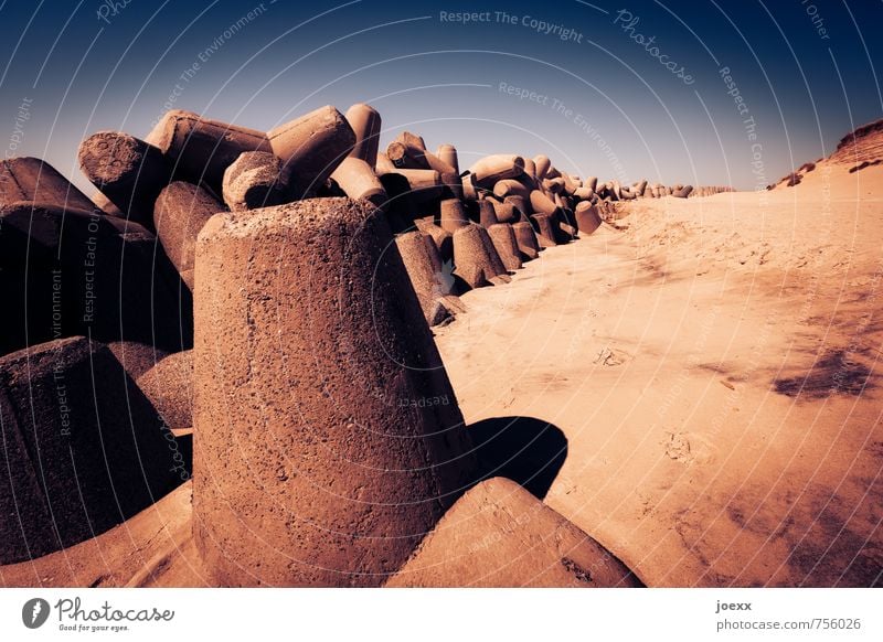 Backe, backe, Kuchen Landschaft Himmel Schönes Wetter Küste Strand Insel Sylt Sand Beton Aggression blau braun Horizont Schutz Umwelt Versicherung Zerstörung