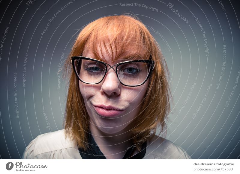 Duckface Mensch feminin Frau Erwachsene Gesicht 1 Brille Haare & Frisuren rothaarig langhaarig Denken Blick träumen Coolness Erotik frech einzigartig lustig