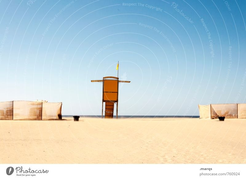 Am Strand Ferien & Urlaub & Reisen Tourismus Sommerurlaub Sand Wolkenloser Himmel Horizont Schönes Wetter Aussichtsturm windfang Erholung hell Wärme Einsamkeit