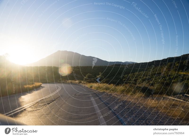 on the road Ferien & Urlaub & Reisen Ausflug Ferne Sommer Sommerurlaub Landschaft Himmel Wolkenloser Himmel Sonne Sonnenlicht Schönes Wetter Berge u. Gebirge