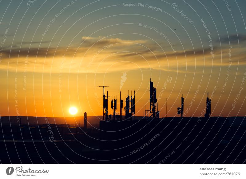 Kommunikationsuntergang Technik & Technologie Unterhaltungselektronik Fortschritt Zukunft High-Tech Telekommunikation Informationstechnologie Stadt Antenne